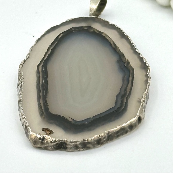 Vintage Handcrafted Agate Pendant 2” - Picture 4 of 4